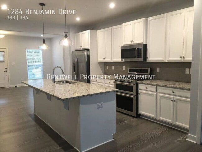 Photo - 1284 Benjamin Dr