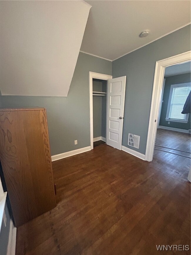 Photo - 625 E Utica St