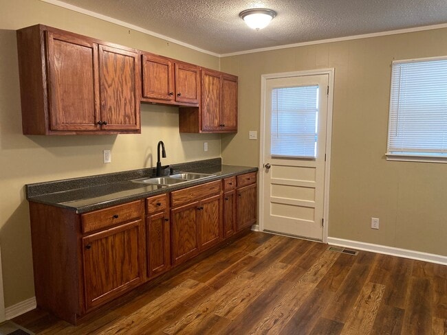 Photo - 120 Glass St