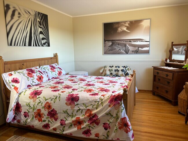 Photo - 100 Fairfax Ct