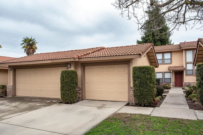 Photo - Hahn Triplexes