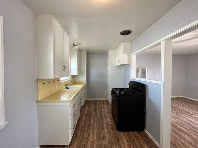 Photo - 664-670 S Eremland Dr Unit 664