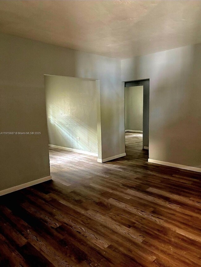 Photo - 970 SW 7th St Unit 2