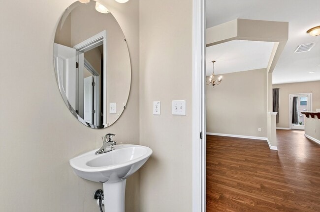 Photo - 4490 Middletown Dr