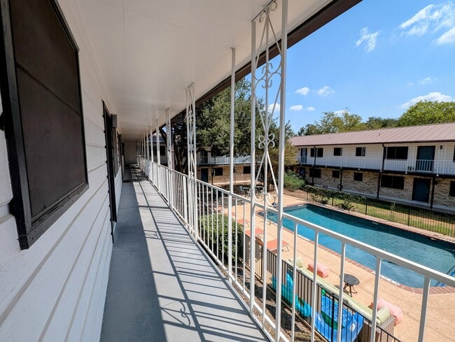 Photo - Shoal Creek North