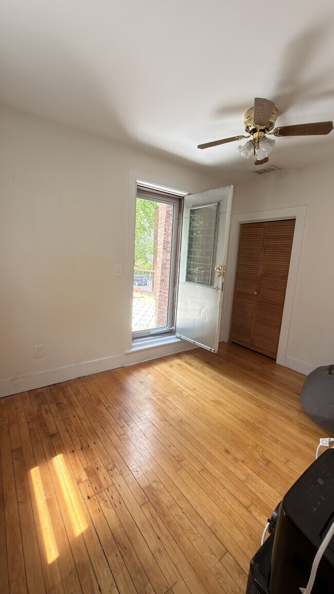 Photo - 391 Langley Rd Unidad 2