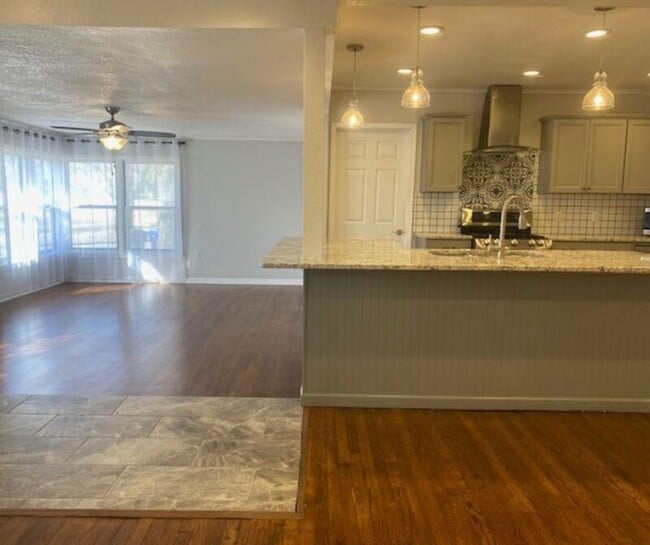 Photo - 3601 E Brookview Dr
