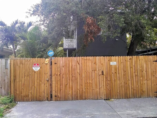 Photo - 142 NE 56th St Unit B