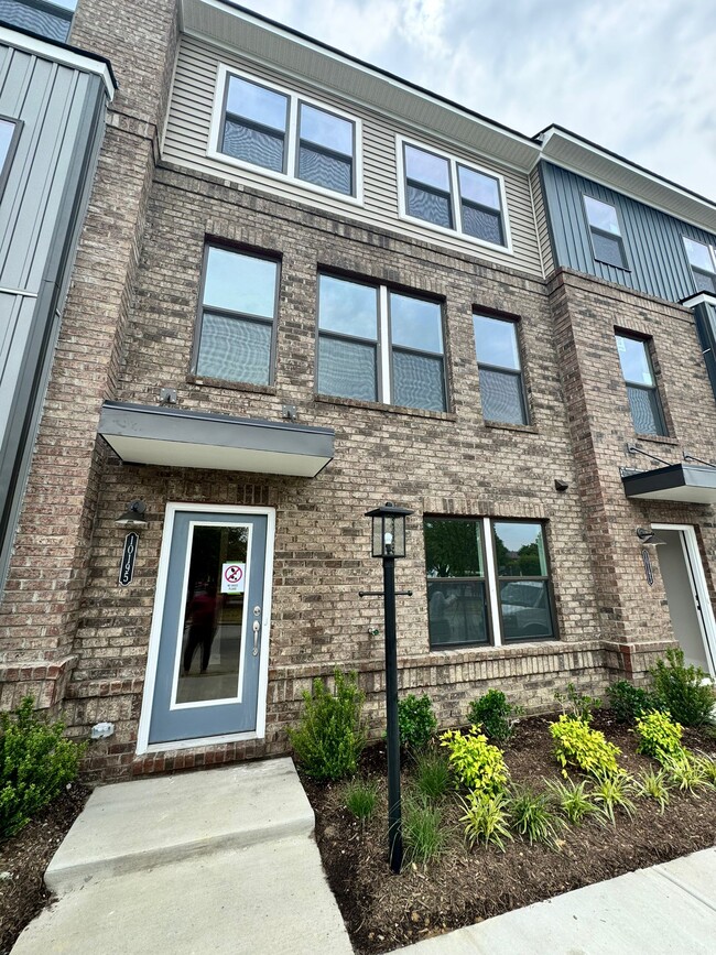 Building Photo - 10195 Blue Wing Ln Rental