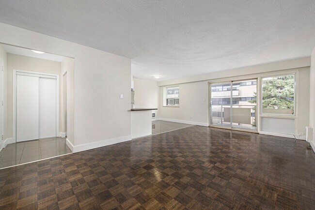 110 Park Rd N