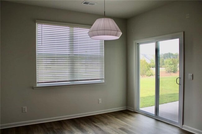 Photo - 102 Fremont Ln