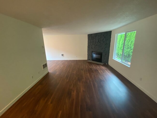 Photo - NKE1741 Unit 2923