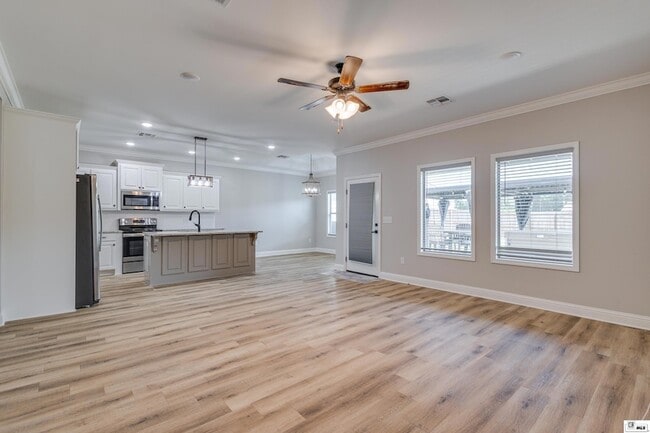 Photo - 134 Clearwater Cir