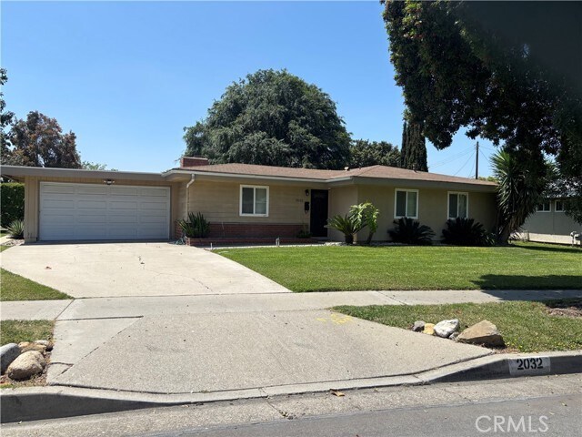 Photo - 2032 E Fern Dr House