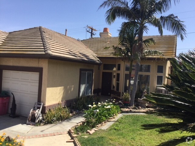 Building Photo - Jurupa Hills Home Corner lot 3 BR. 2 BA.