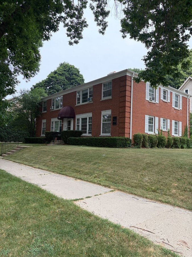 Photo - 2800 N Frederick Ave Unit 2