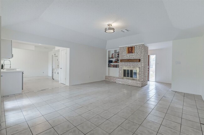 Photo - 6011 Coachgate Dr