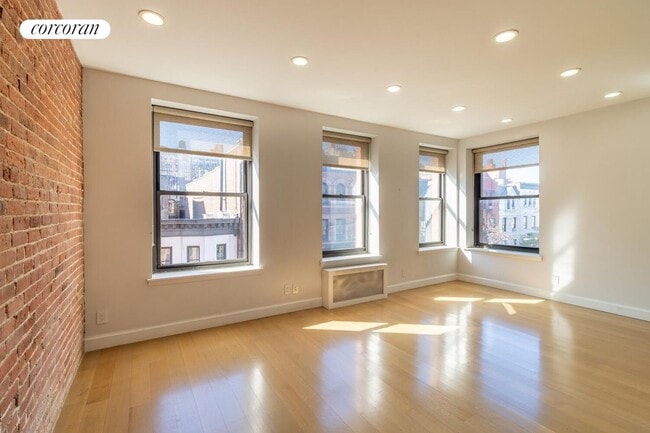 Building Photo - 101 W 81st St