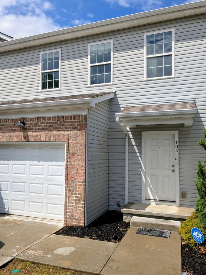 Photo - 702 Pippin Dr House