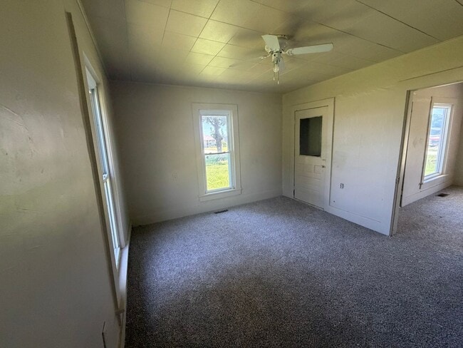 Photo - 3 Bedroom 1 Bath Home For Rent