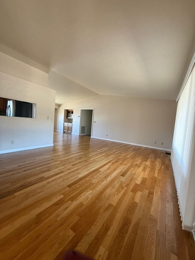 Photo - 3 bedroom, 3 bathroom home located in the ...