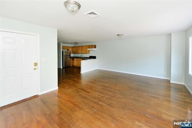 Building Photo - 12 Amity St Rental