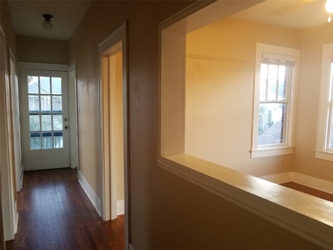 Photo - 1710 Market St