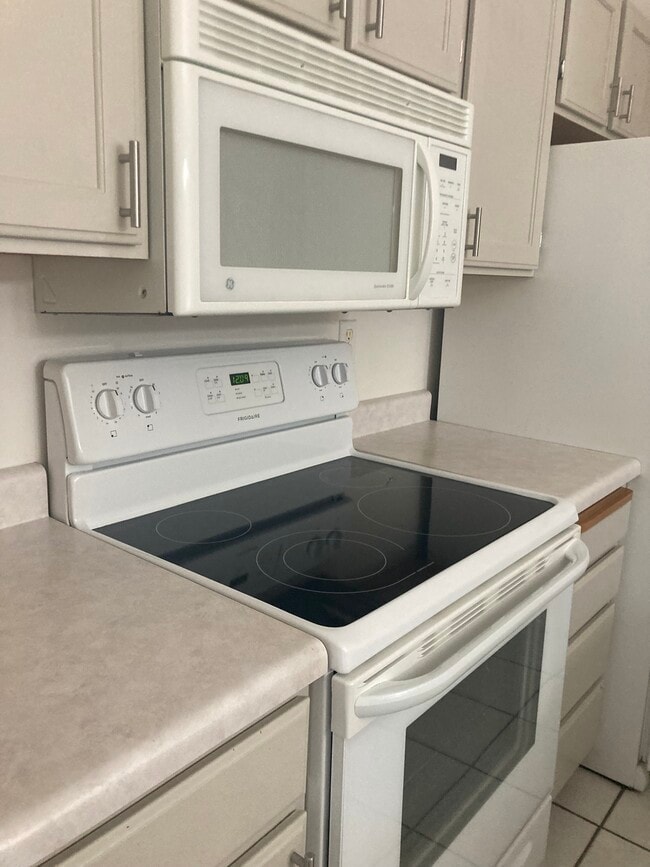 Building Photo - 1546 W 3280 S Unit 16B