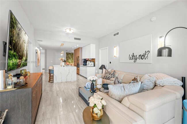 Photo - 851 NE 1st Ave Unit 4307