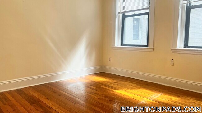 Photo - 313 Allston St Unidad 5