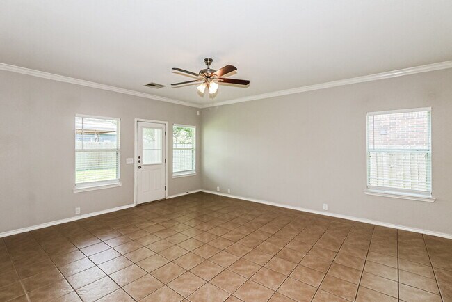 Photo - 903 Butterfly Ln