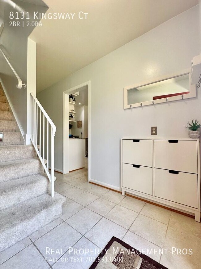 Photo - 8131 Kingsway Ct