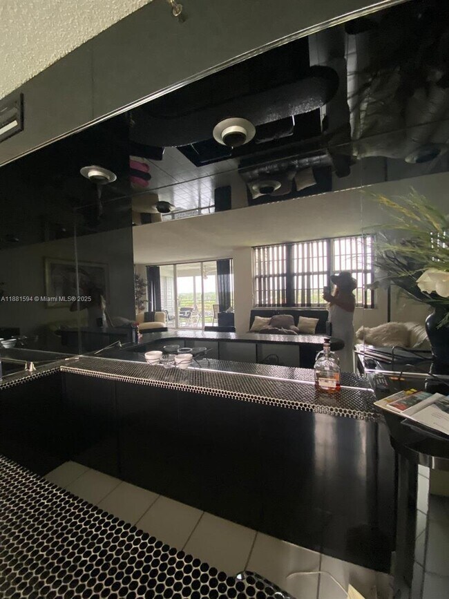 Photo - 3507 Oaks Way Unidad 804