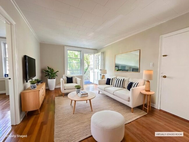 Building Photo - 2 bedroom in SUNNYSIDE NY 11104 Unit 2 Rental