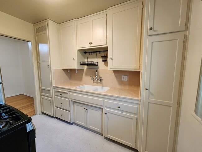 Photo - 1041 Euclid St