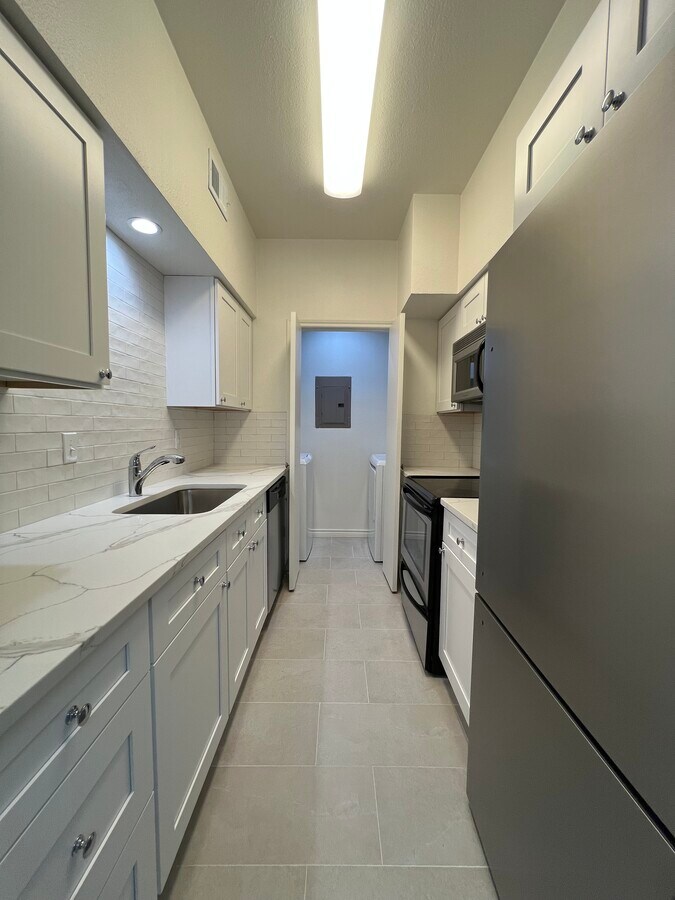 Campbell Green Park Condo - Campbell Green Park Condo Unit 105