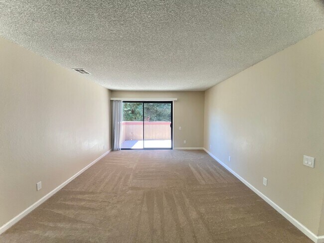 Photo - Beautifully Updated 2-Bedroom Condo! - Warm Springs!