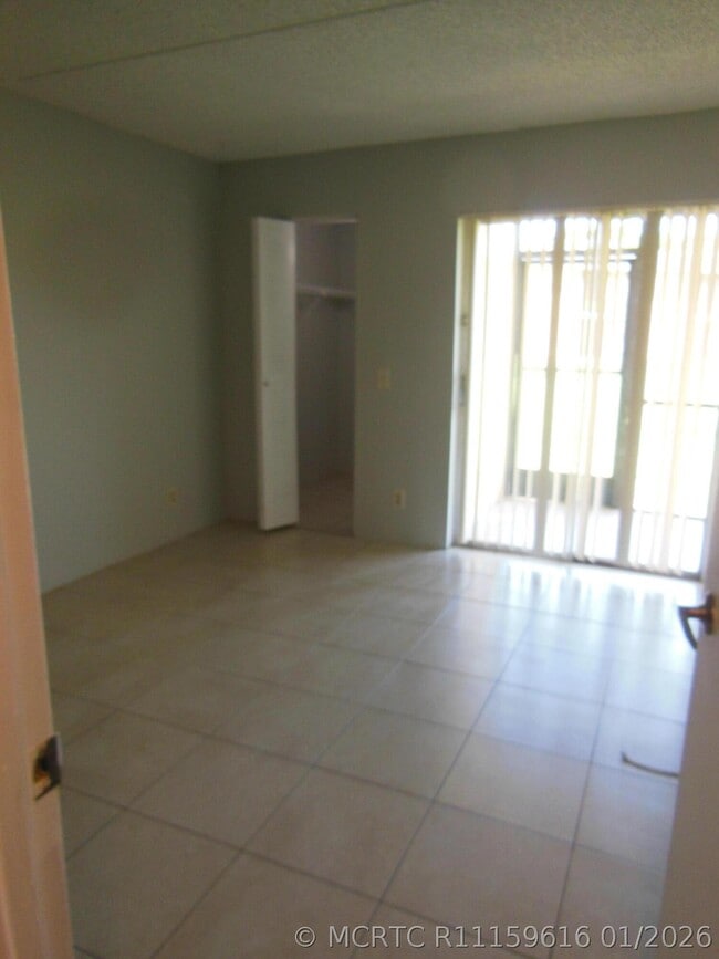 Photo - 709 Meadows Cir