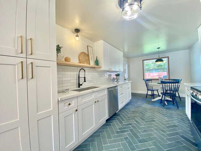 Photo - 203-207 N 38th Ave Unit 205 N 38th Ave