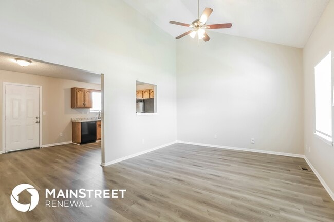 Photo - 1024 NE Queens Ct