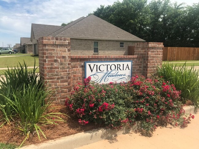 Photo - Just Minutes to Barksdale Air Force Base.....