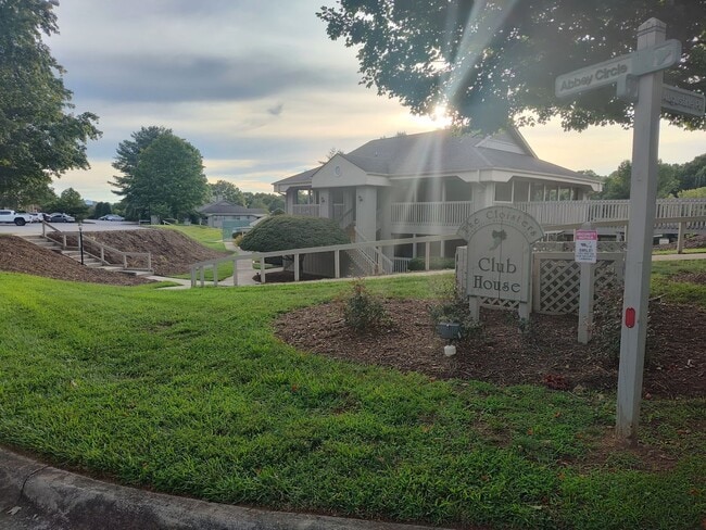 Photo - 301 Abbey Cir