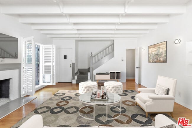 Photo - 329 N Swall Dr Unidad 329