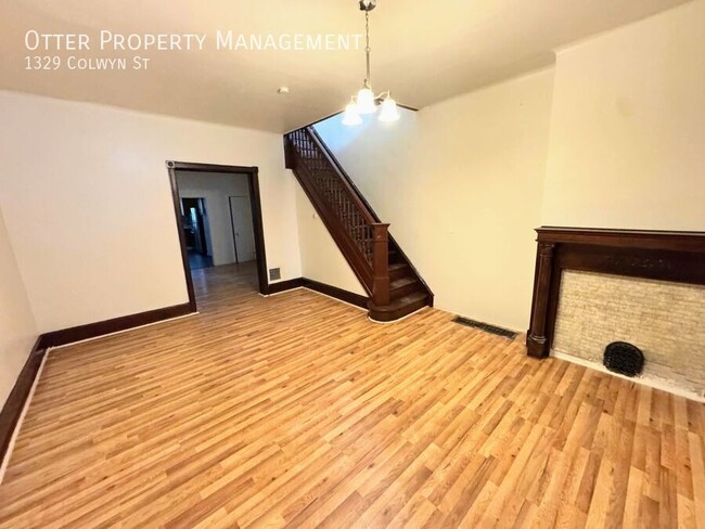 4BR/2BA Bright & Spacious North Philly Home - 4BR/2BA Bright & Spacious North Philly Home