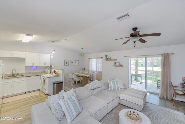 Photo - 802 Acorn Ln