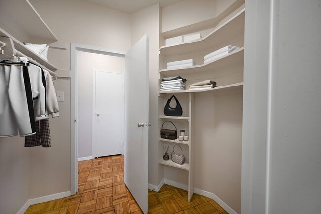 The Crestwood Apartments