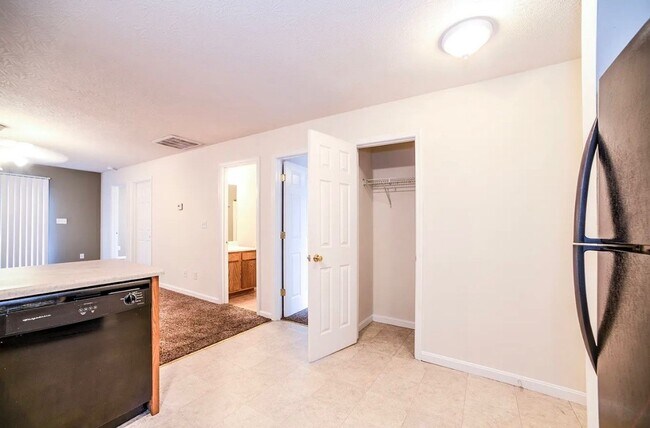 Photo - Silver Creek Apartments
