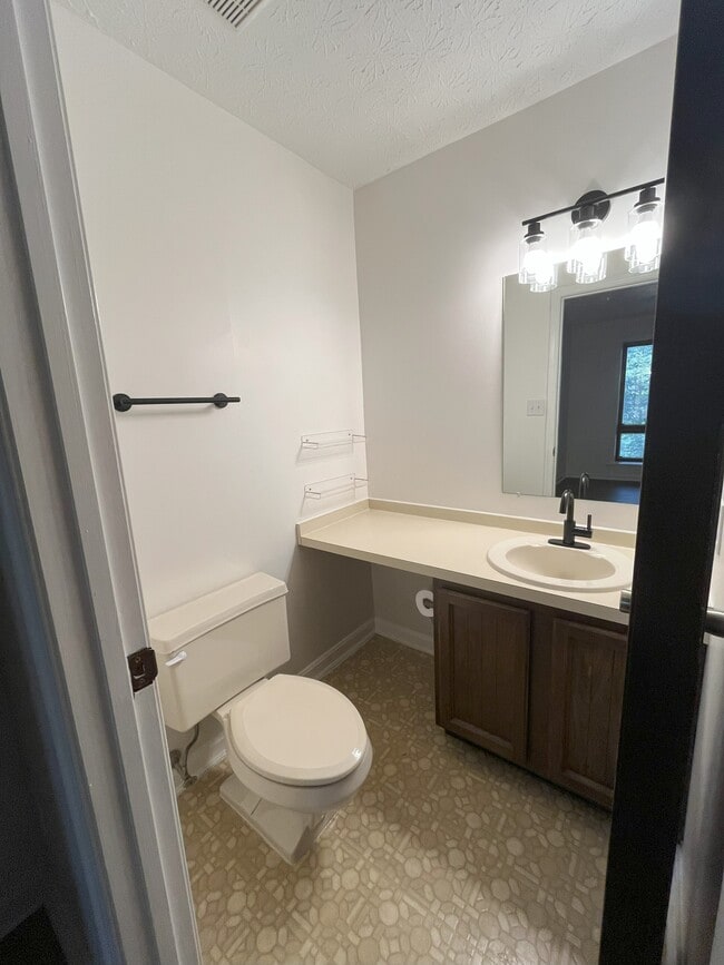 Photo - 44710 Beechwood Ct