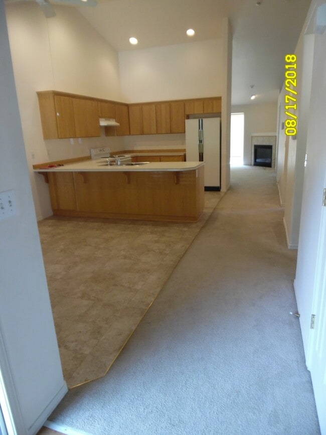 Photo - 565 NW Meadows Dr