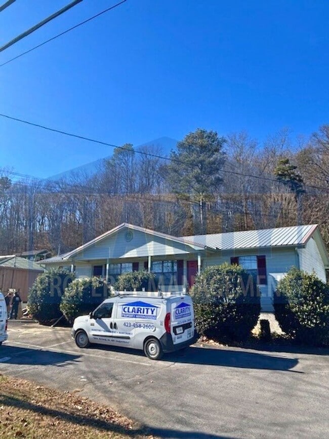 Building Photo - 3014/3016 Blue Springs Rd Unit 3014